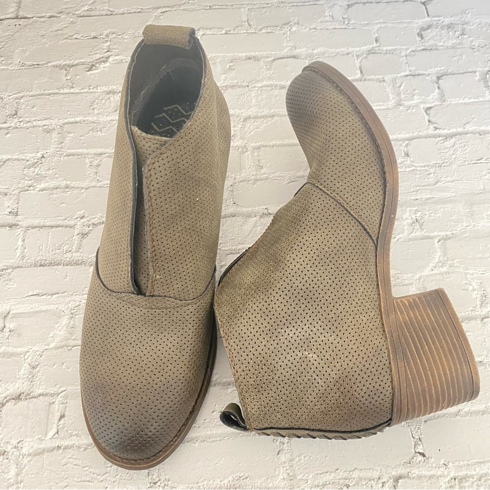 BILLABONG - ECCENTRIC YOUTH BOOTIES 7M